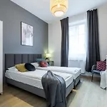 Friendhouse 아파트