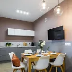 Friendhouse *